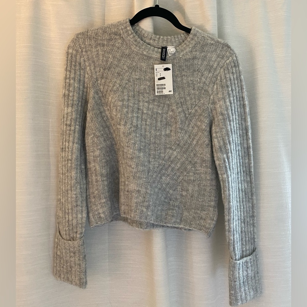 H&M gray crop sweater